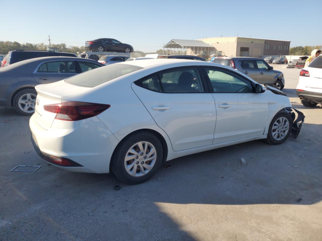 2019 Hyundai Elantra - Image 3