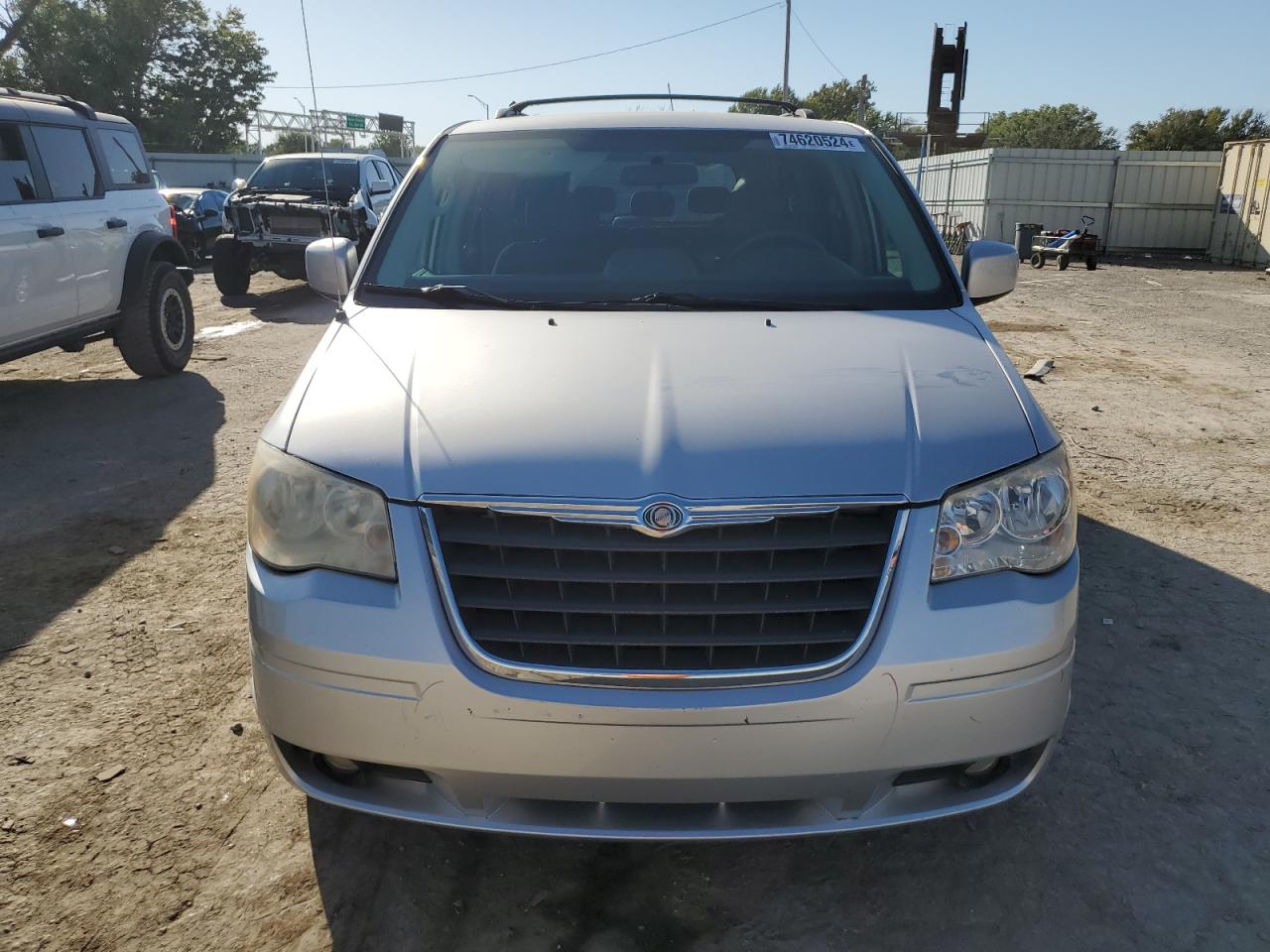 2010 Chrysler Town & Country - Image 5