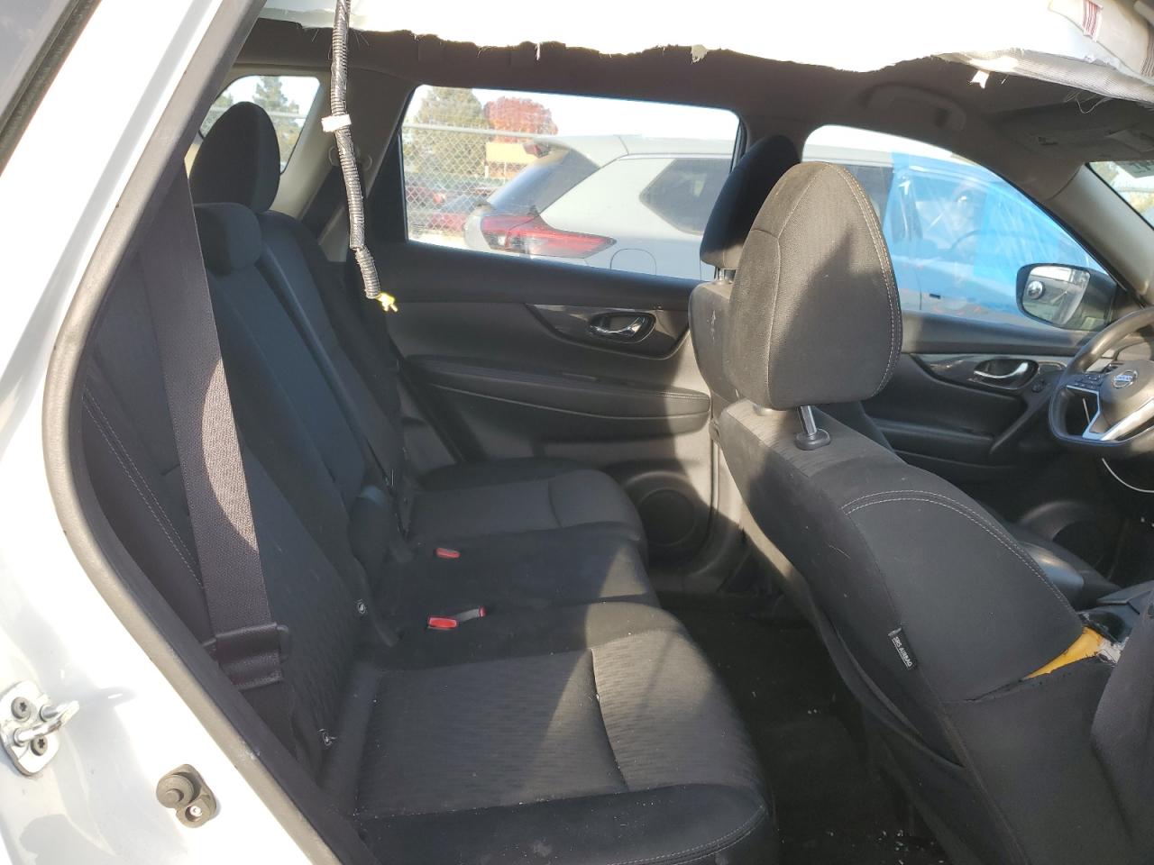 2017 Nissan Rogue - Image 11