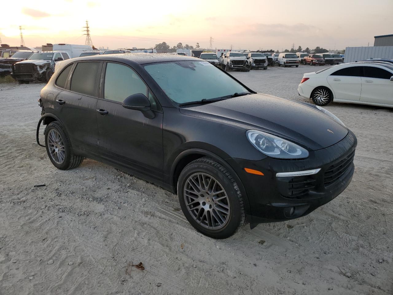 2017 Porsche Cayenne - Image 4