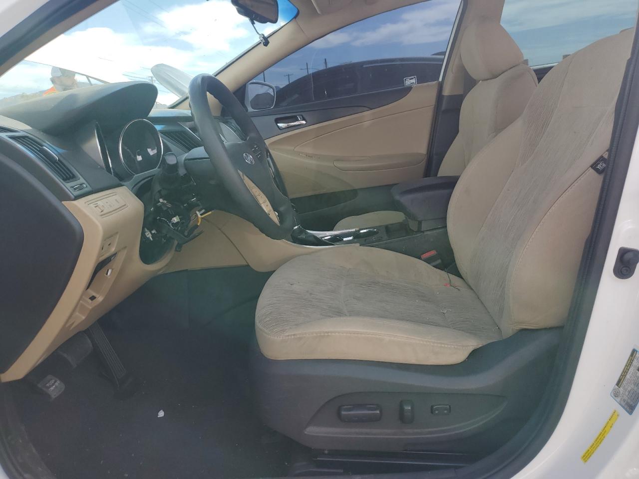 2013 Hyundai Sonata - Image 7