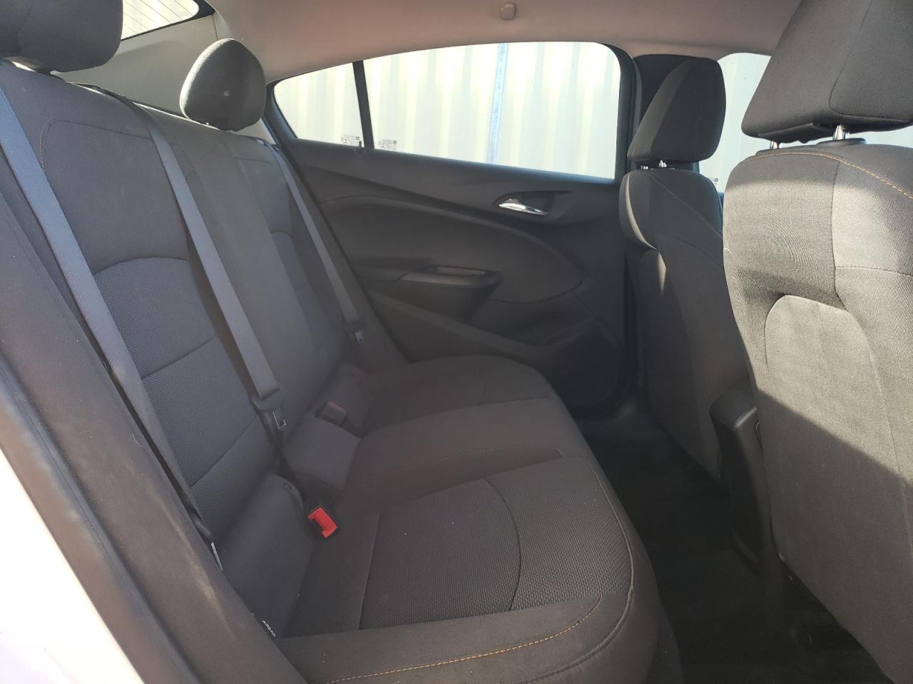 2018 Chevrolet Cruze - Image 10