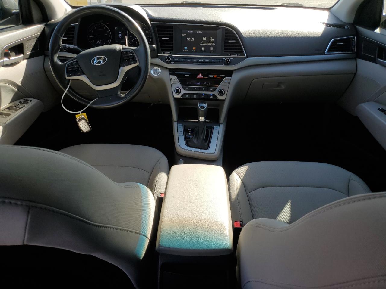 2018 Hyundai Elantra - Image 8