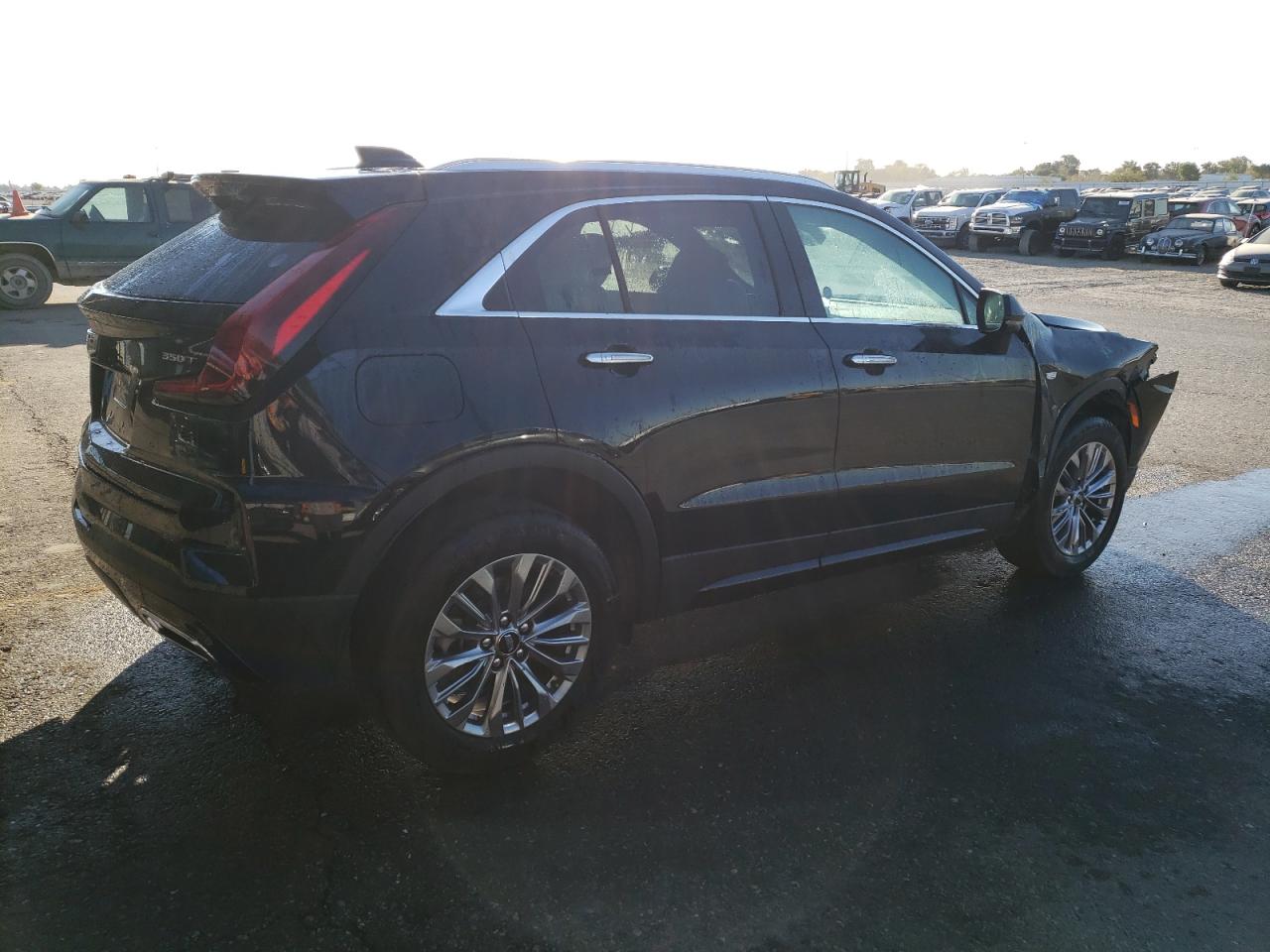 VIN 1GYFZDR49RF128402 2024 CADILLAC XT4 no.3