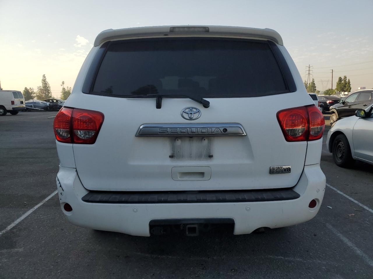 5TDKY5G18BS035284 2011 Toyota Sequoia Limited