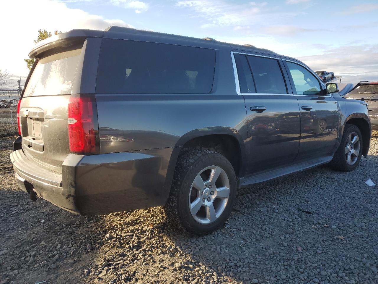 2017 Chevrolet Suburban K1500 Lt VIN: 1GNSKHKC2HR193369 Lot: 75528124