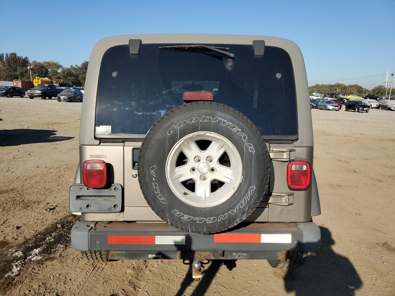 2004 Jeep Wrangler / Tj Sahara VIN: 1J4FA59S84P735454 Lot: 77317324