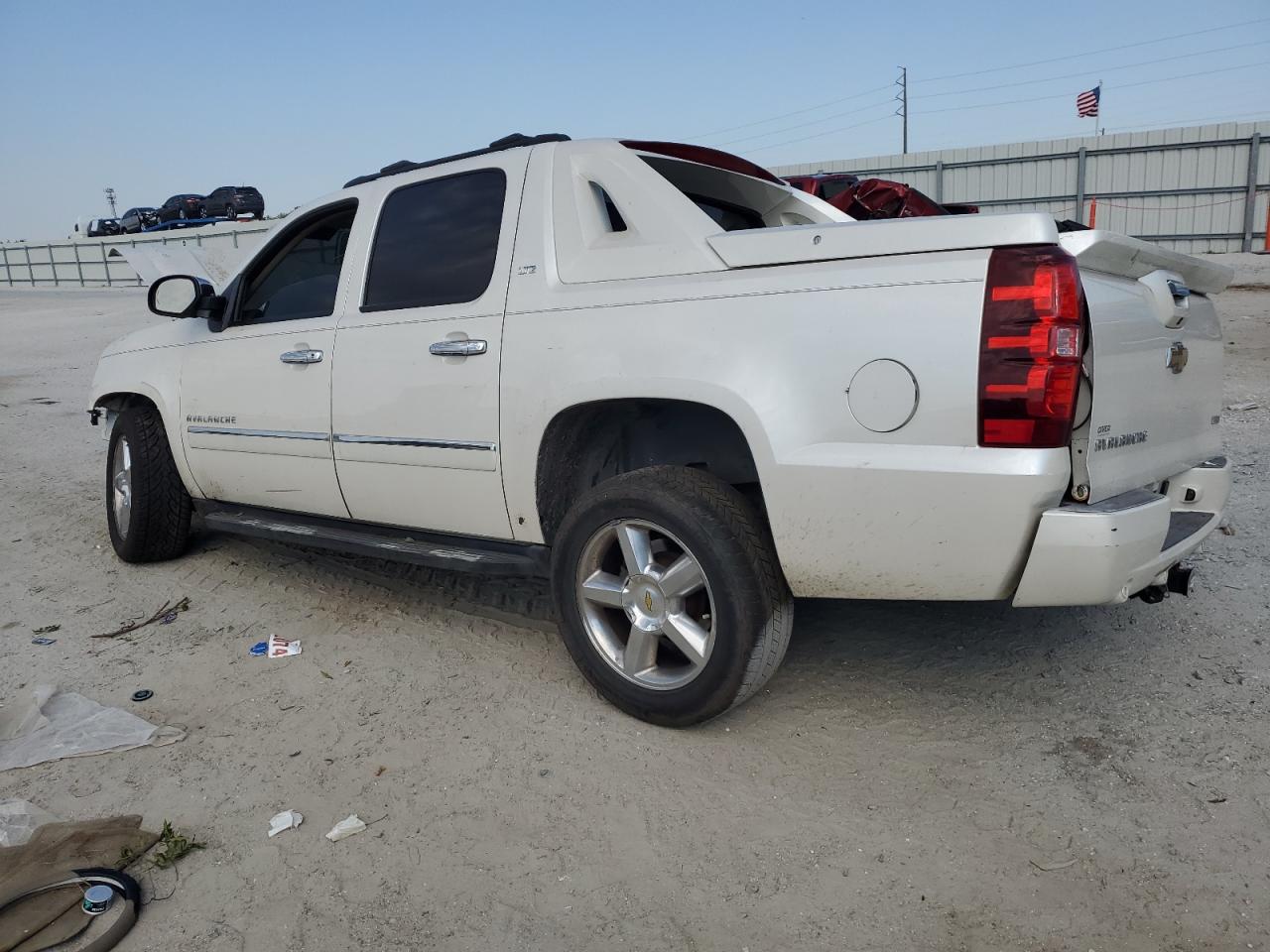 2011 Chevrolet Avalanche Ltz VIN: 3GNTKGE33BG341353 Lot: 61023715