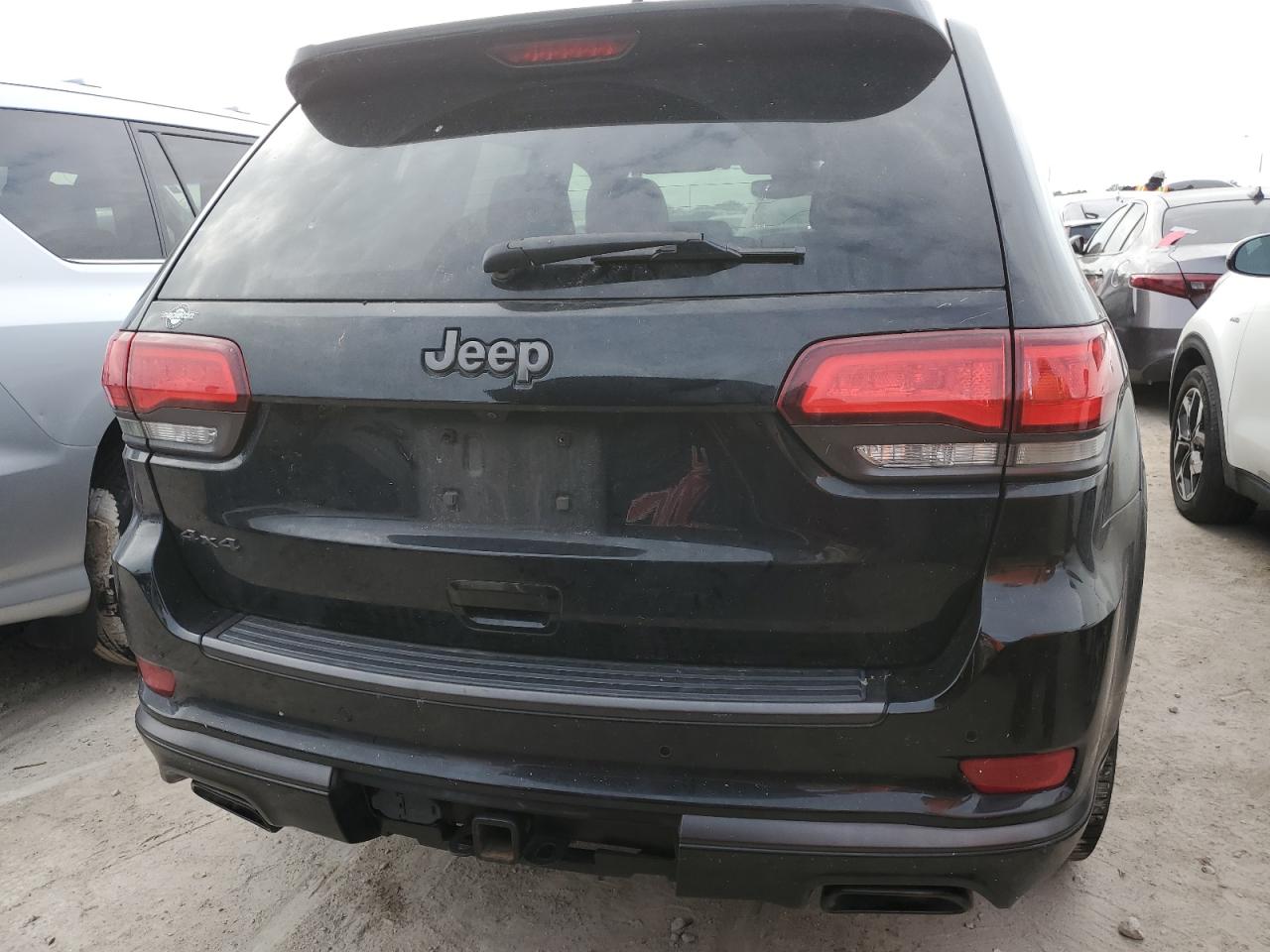 2018 Jeep Grand Cherokee Overland VIN: 1C4RJFCGXJC360571 Lot: 76941154