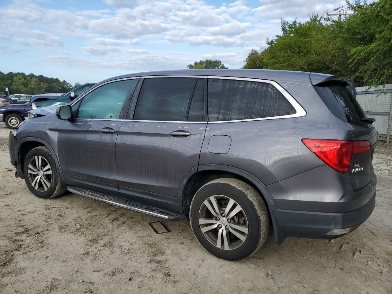 2017 Honda Pilot - Image 2