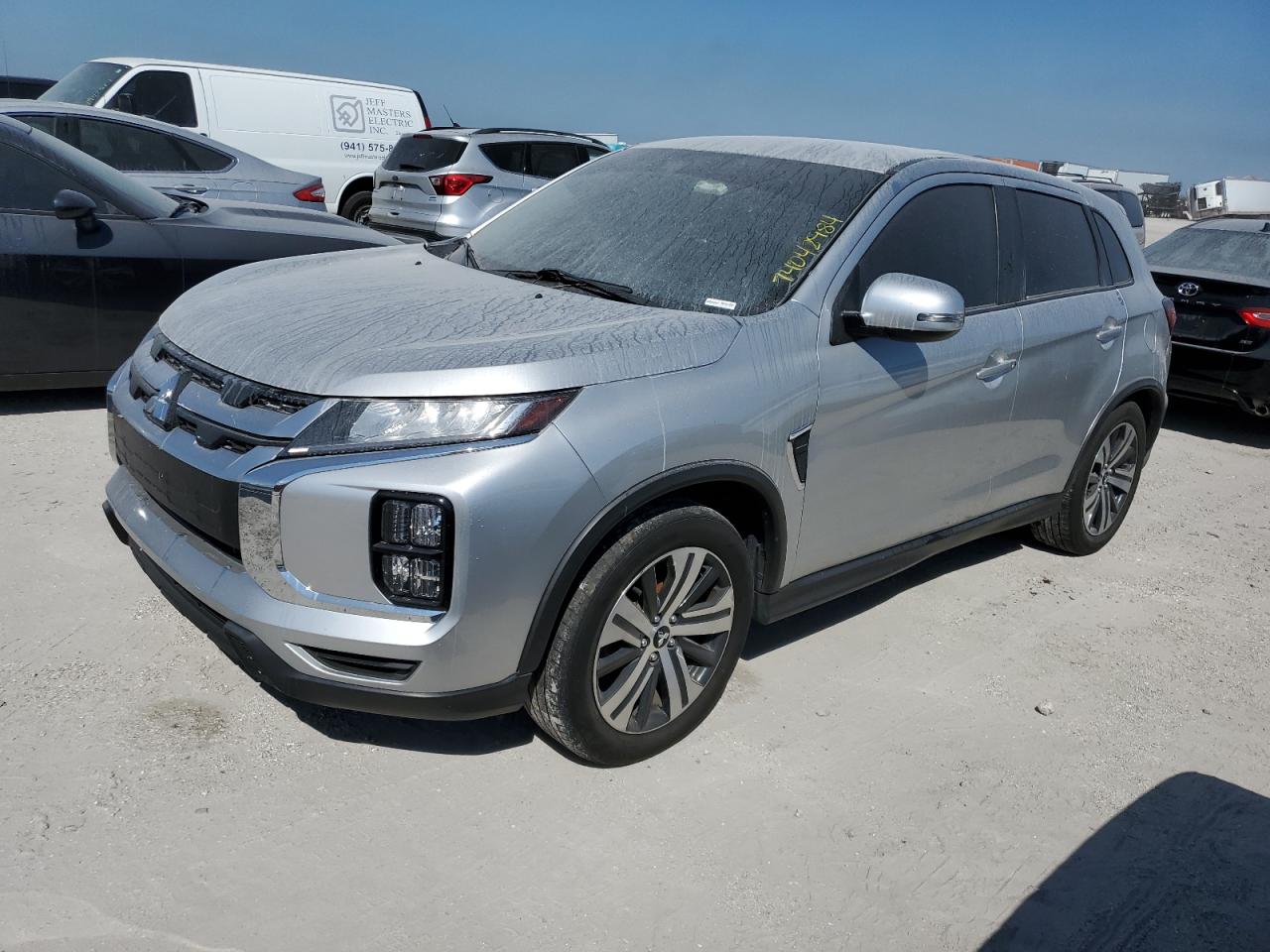 2021 Mitsubishi Outlander - Image 1
