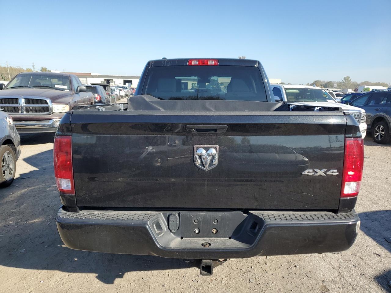 2019 Ram 1500 Classic Tradesman VIN: 1C6RR7FGXKS506279 Lot: 76546394