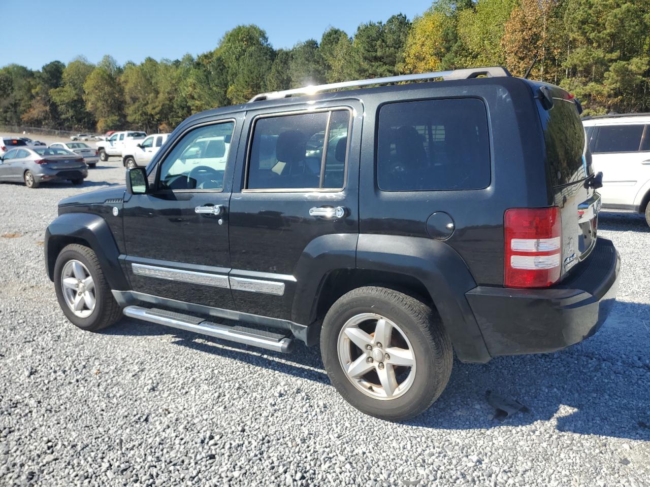 2011 Jeep Liberty (North America) - Image 2