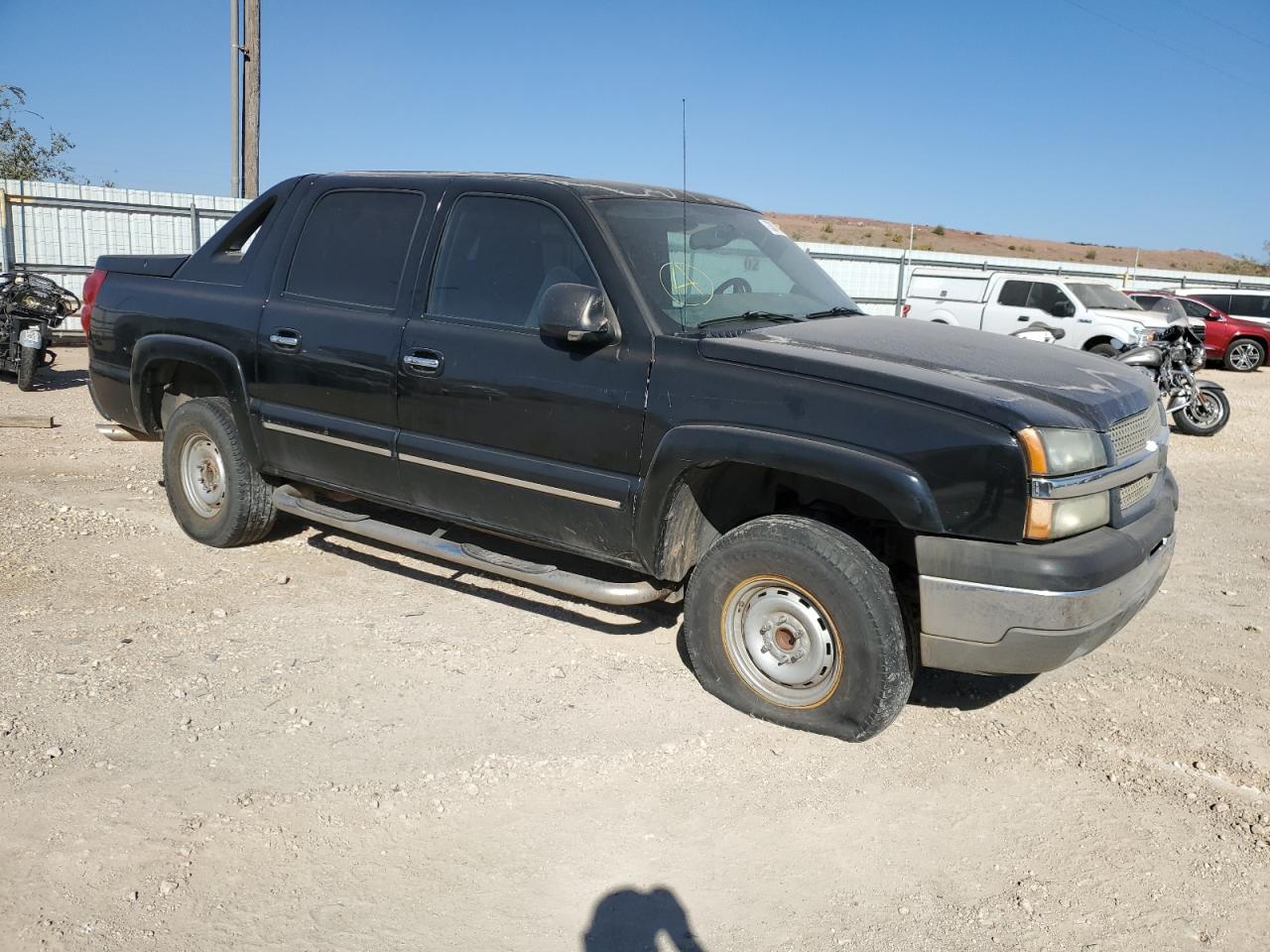 2004 Chevrolet Avalanche - Image 4
