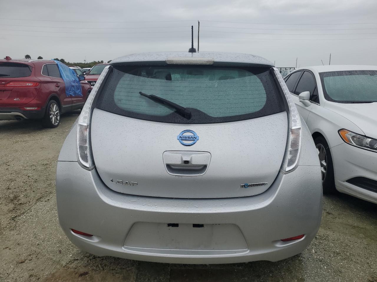 1N4AZ0CP5FC302058 2015 Nissan Leaf S