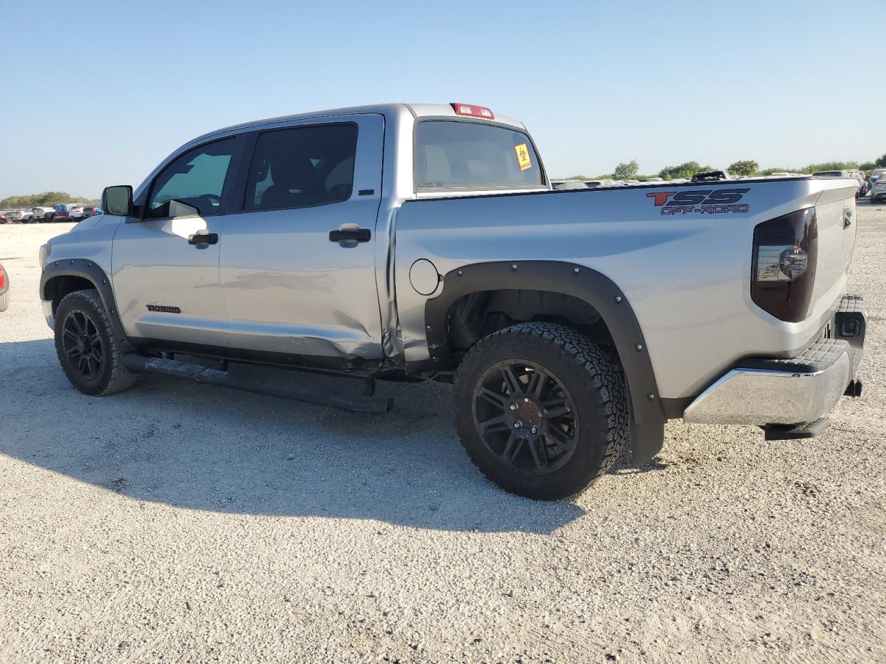 5TFEM5F17JX123617 2018 Toyota Tundra Crewmax Sr5