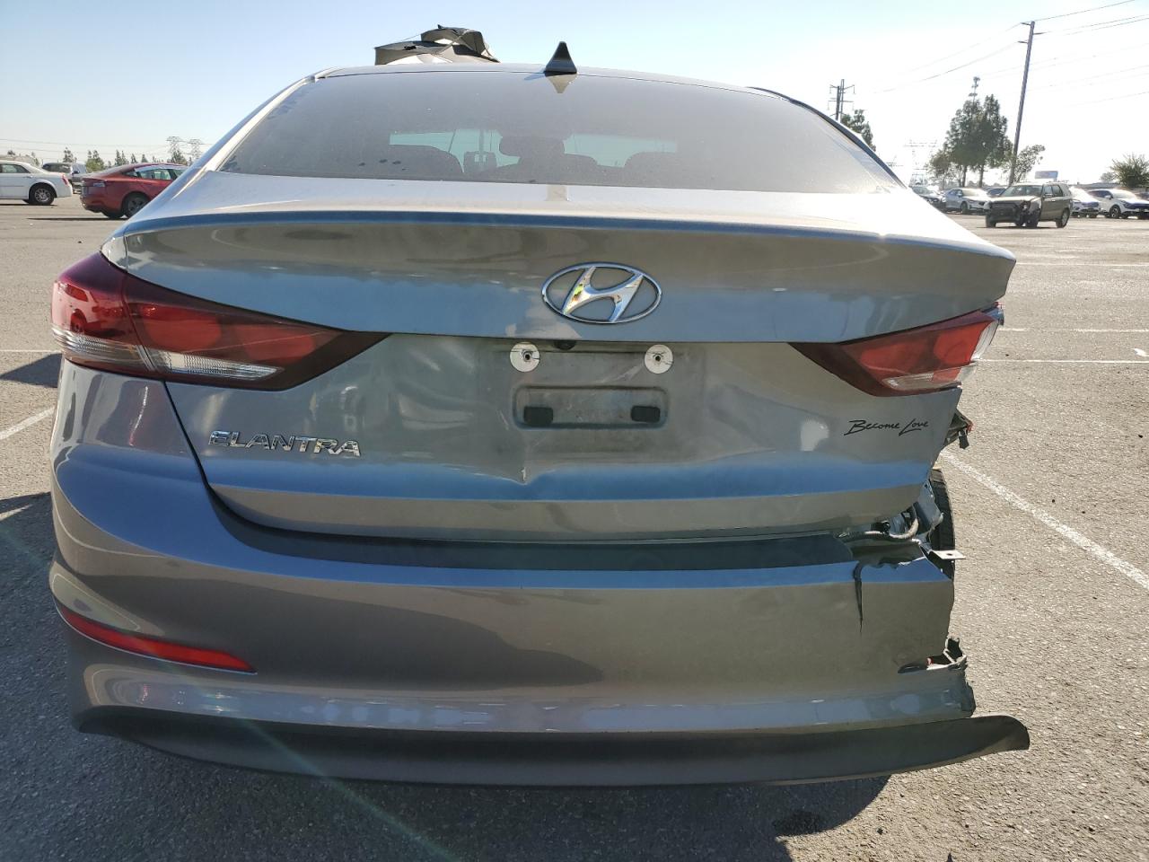 2018 Hyundai Elantra - Image 6