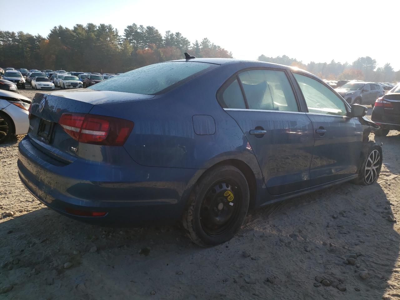 2017 Volkswagen Jetta - Image 3