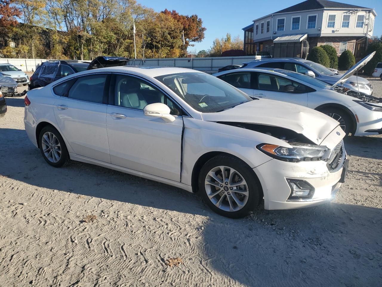 VIN 3FA6P0SU8KR266543 2019 FORD FUSION no.4