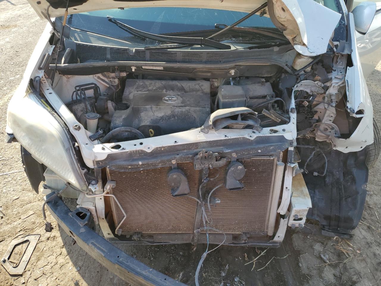 2011 Toyota Sienna - Image 12
