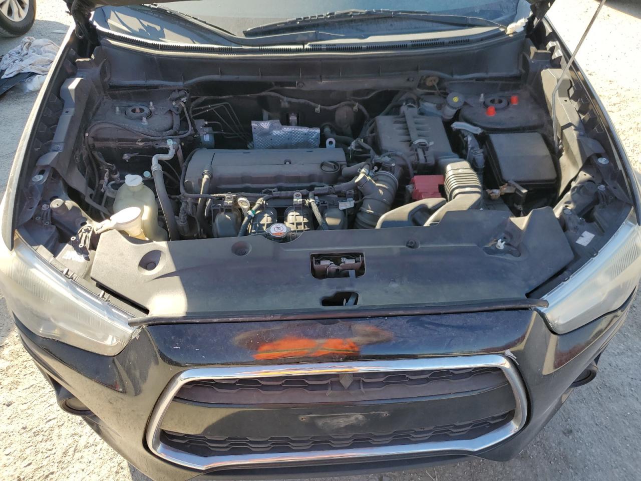 2014 Mitsubishi Outlander - Image 12