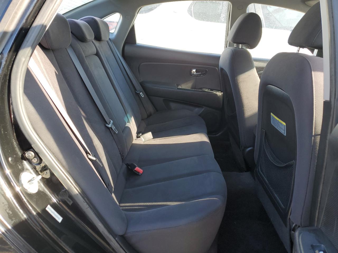 2010 Hyundai Elantra - Image 10