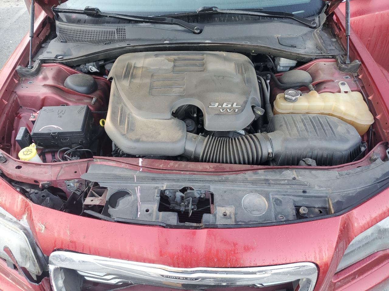 2012 Chrysler 300 - Image 11