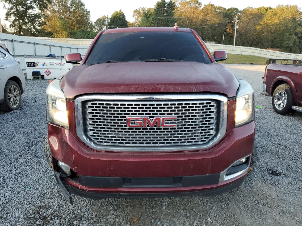 2016 GMC Yukon - Image 5