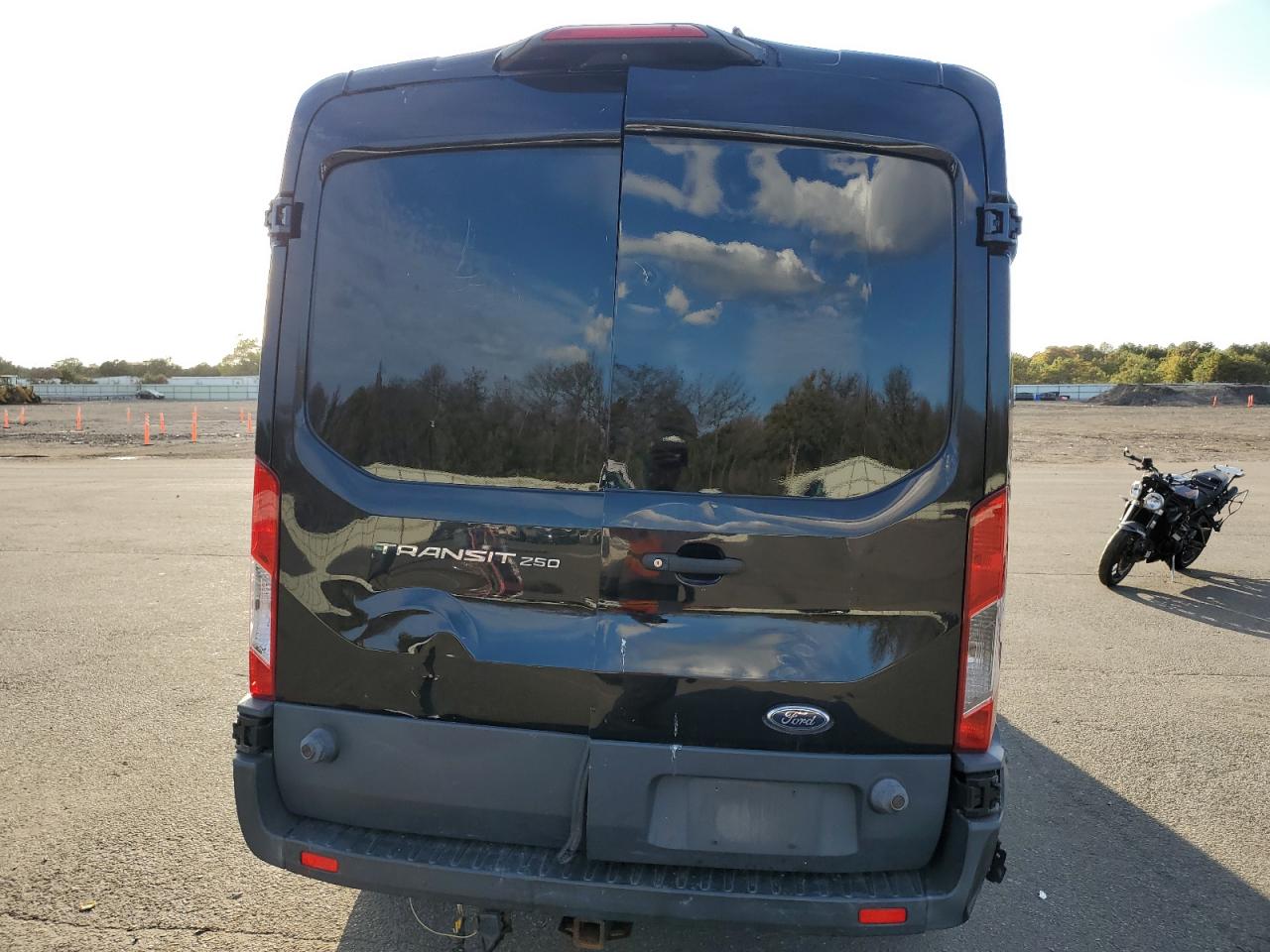 2018 Ford Transit T-250 VIN: 1FTYR2CM8JKA50430 Lot: 73722054