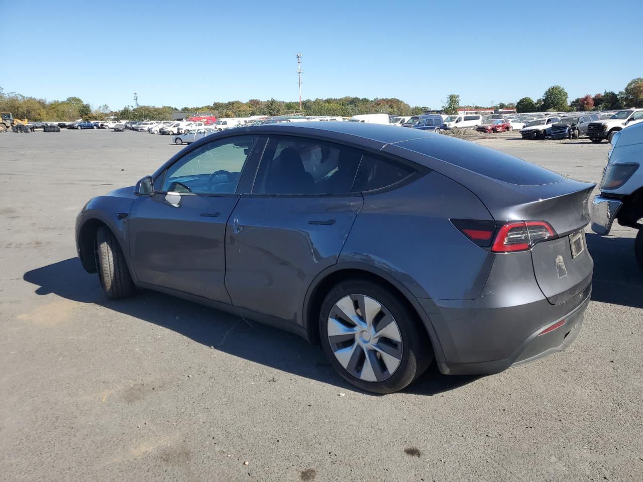 VIN 7SAYGAEE7PF929304 2023 TESLA MODEL Y no.2