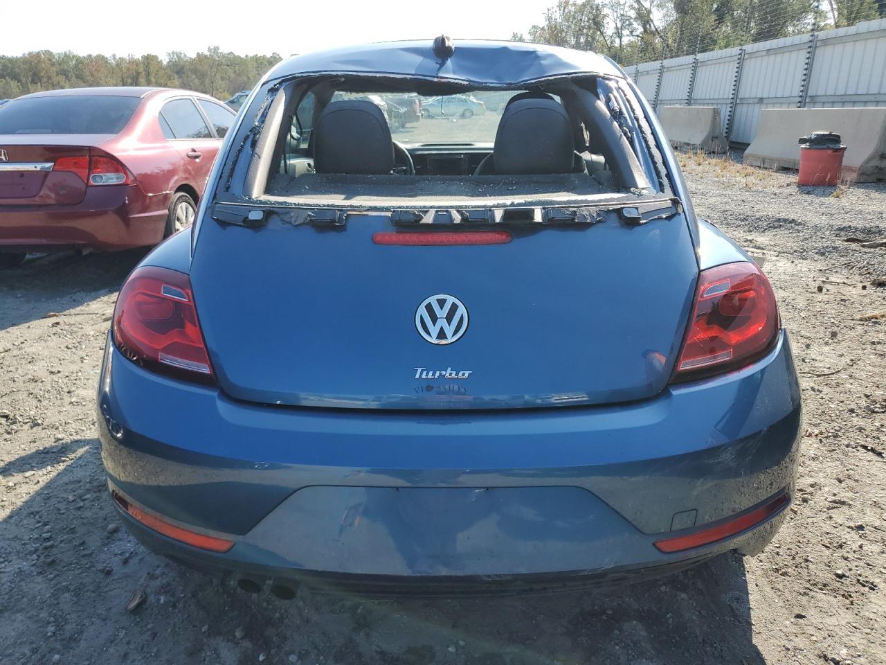 2018 Volkswagen Beetle S VIN: 3VWFD7AT4JM700857 Lot: 76125604