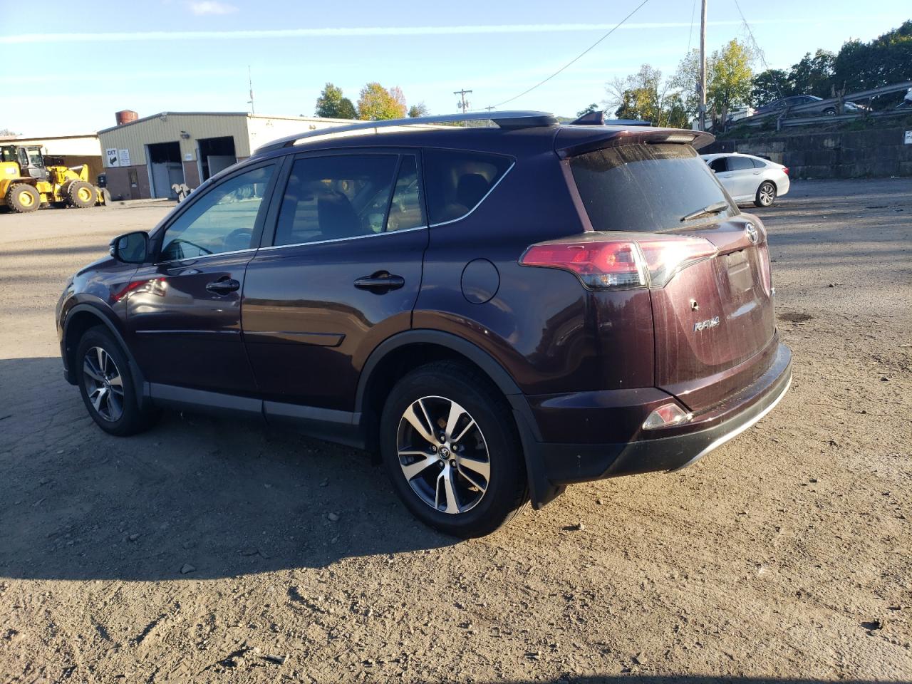 2T3RFREV9HW636180 2017 Toyota Rav4 Xle