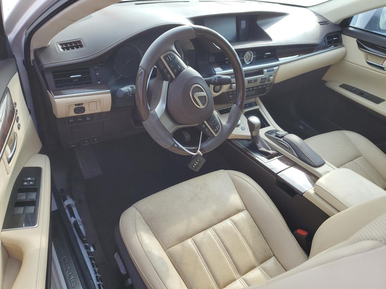 2017 Lexus ES - Image 8