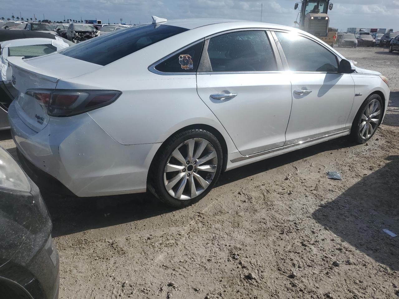 2016 Hyundai Sonata - Image 3