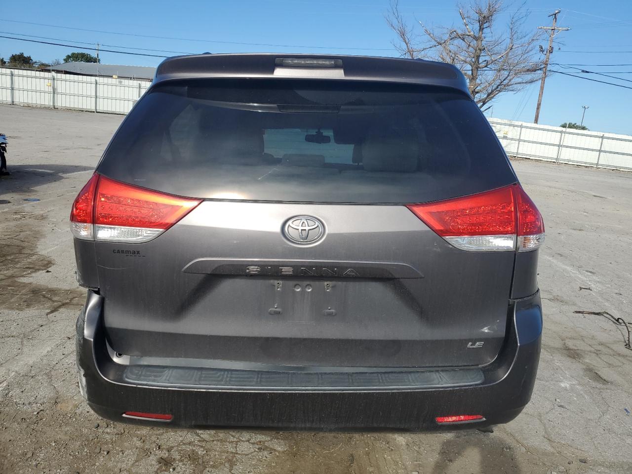 2012 Toyota Sienna - Image 6