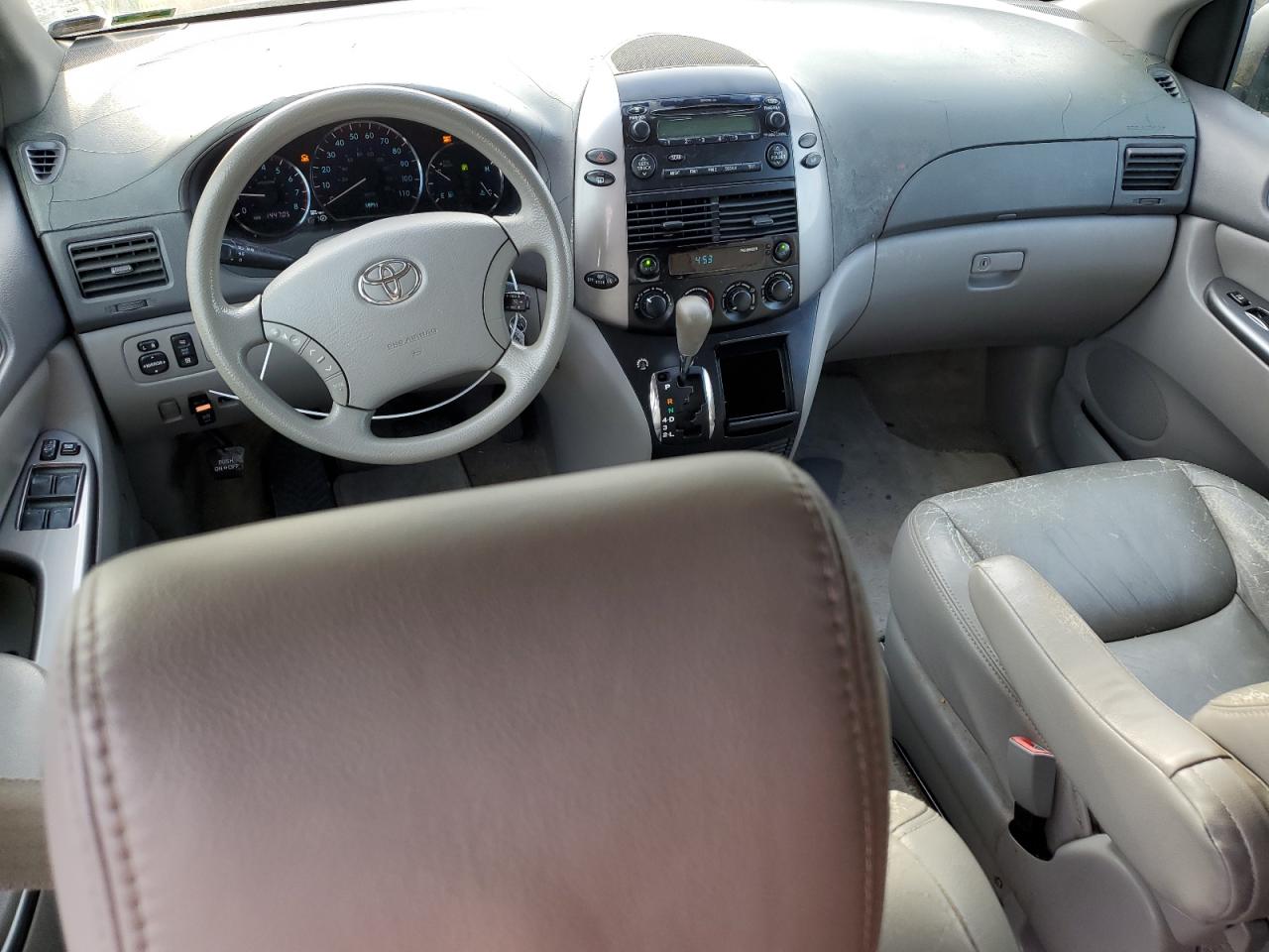 2007 Toyota Sienna - Image 8