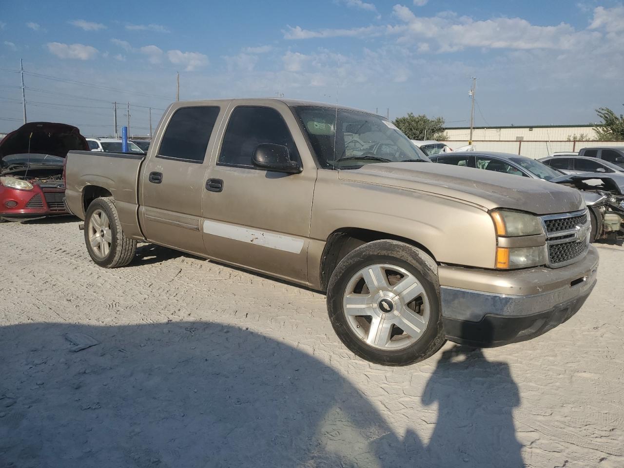2007 Chevrolet Silverado - Image 4