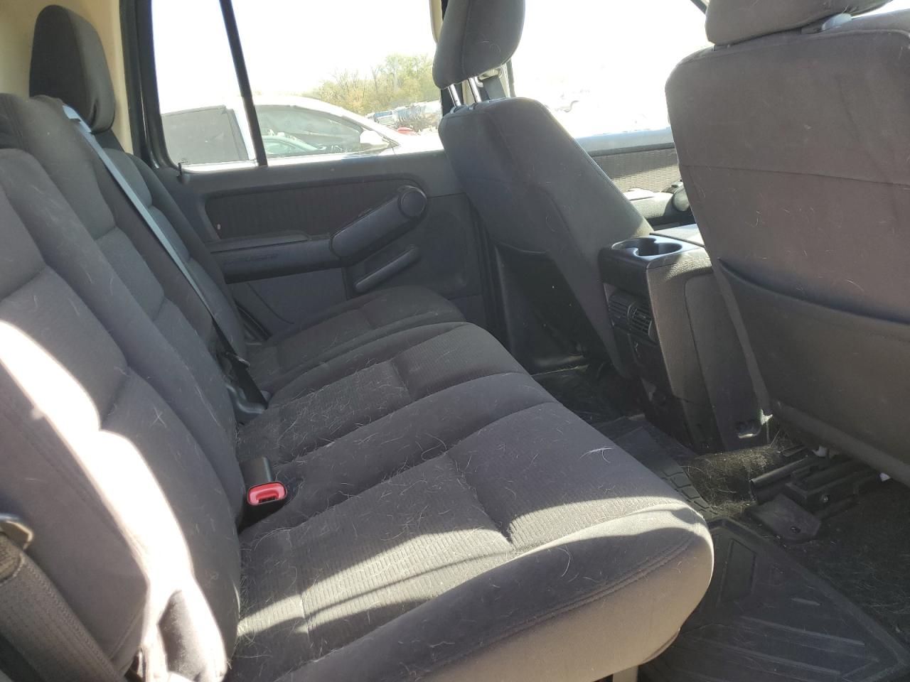 2010 Ford Explorer - Image 11