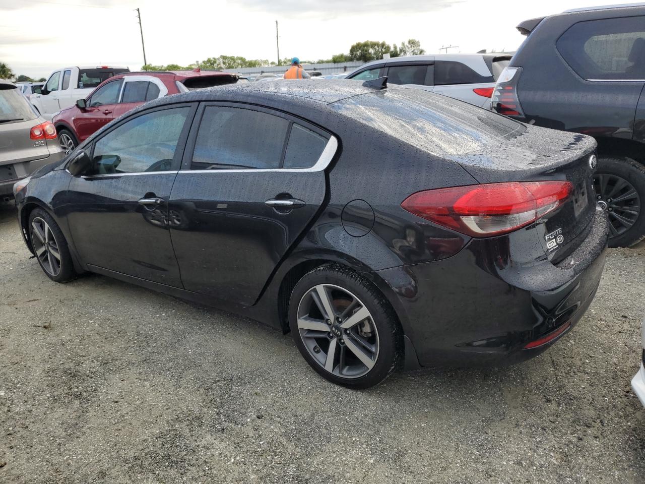 3KPFL4A88HE089137 2017 KIA FORTE - Image 2