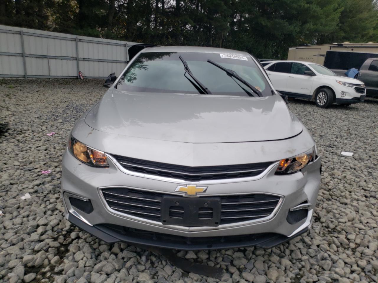 2017 Chevrolet Malibu - Image 5