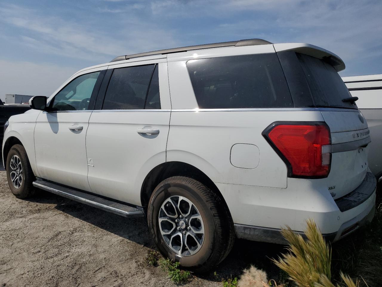 2022 Ford Expedition - Image 2