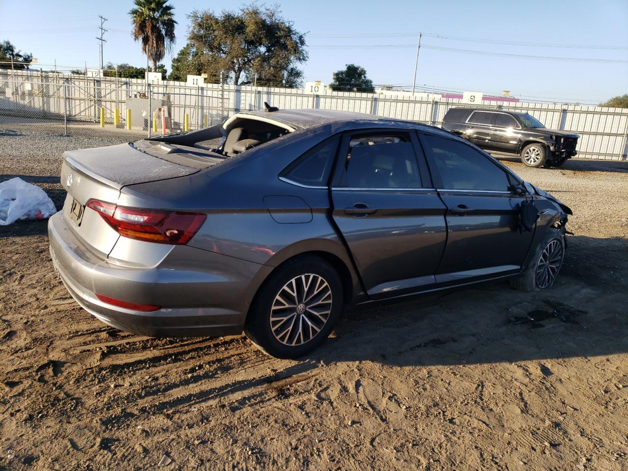 2019 Volkswagen Jetta - Image 3