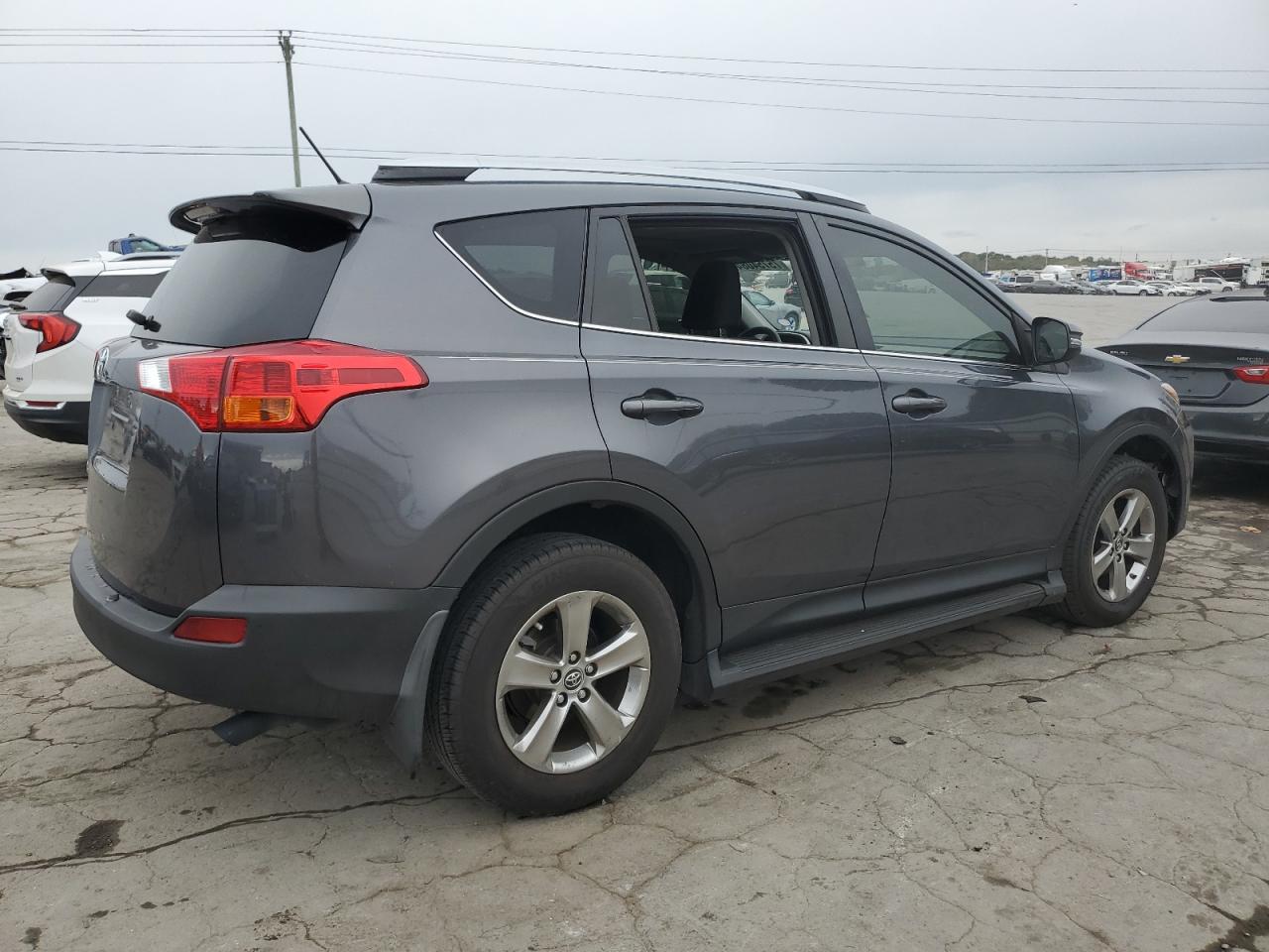 2015 Toyota RAV 4 - Image 3