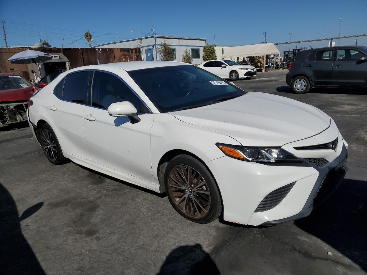 VIN 4T1B11HKXJU583104 2018 TOYOTA CAMRY no.4