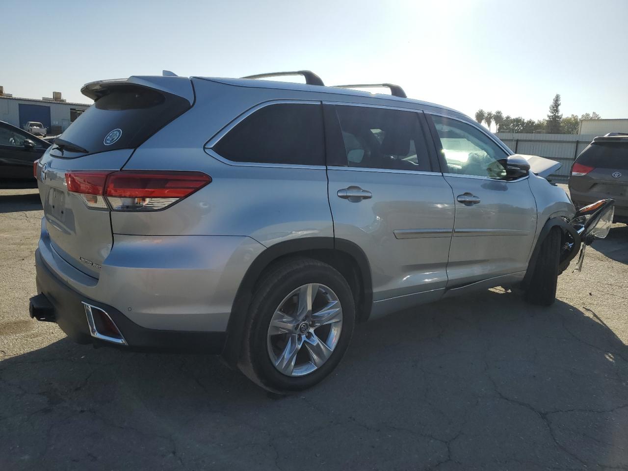 2019 Toyota Highlander - Image 3