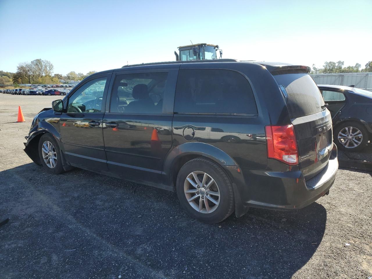 2014 Dodge Caravan - Image 2