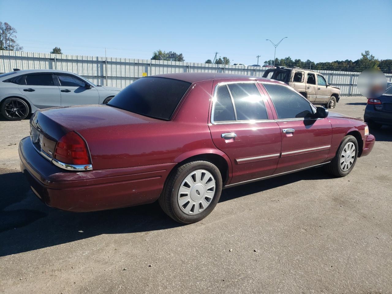 2010 Ford Crown Victoria - Image 3