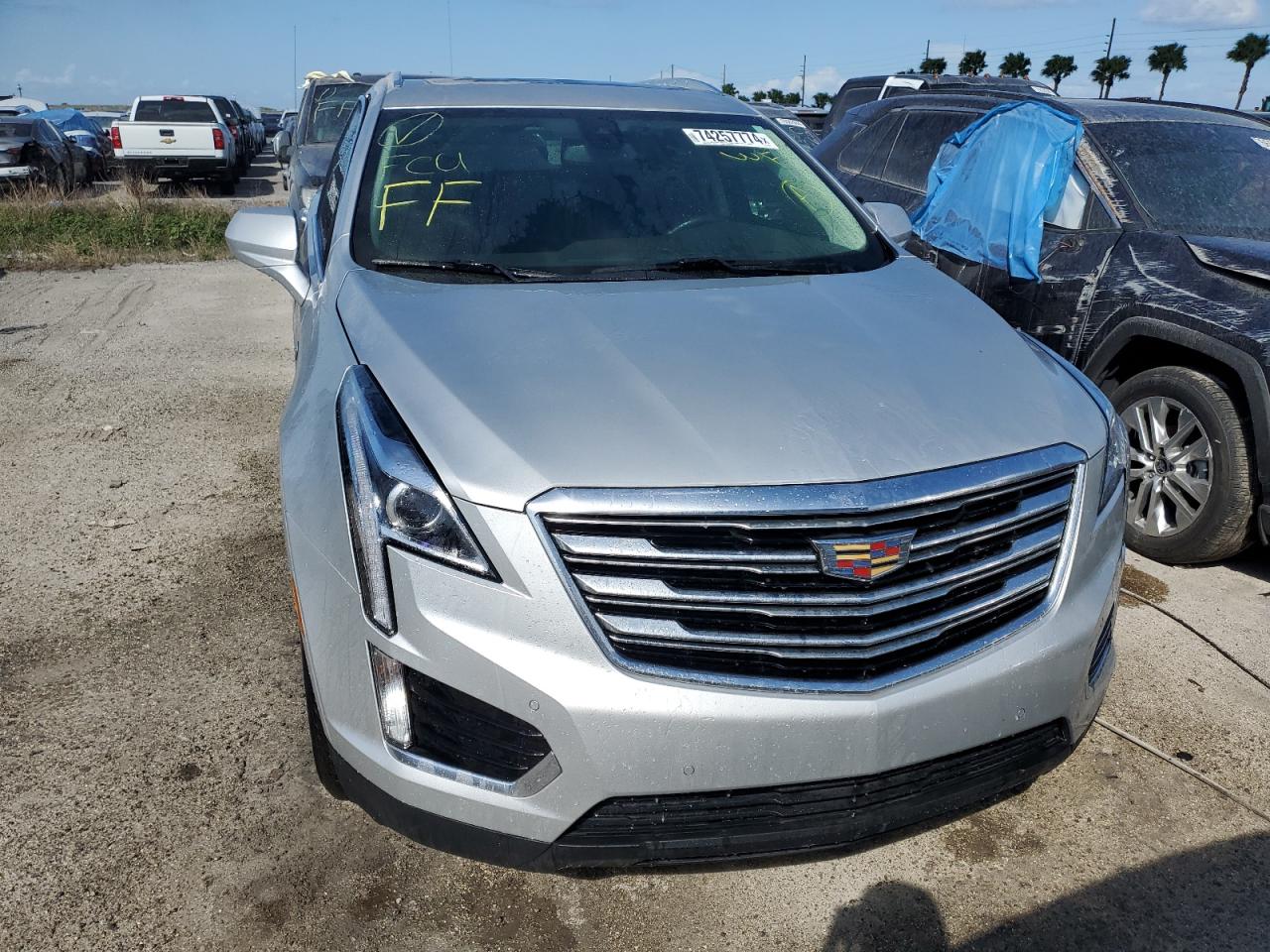 VIN 1GYKNCRS7KZ193238 2019 CADILLAC XT5 no.5