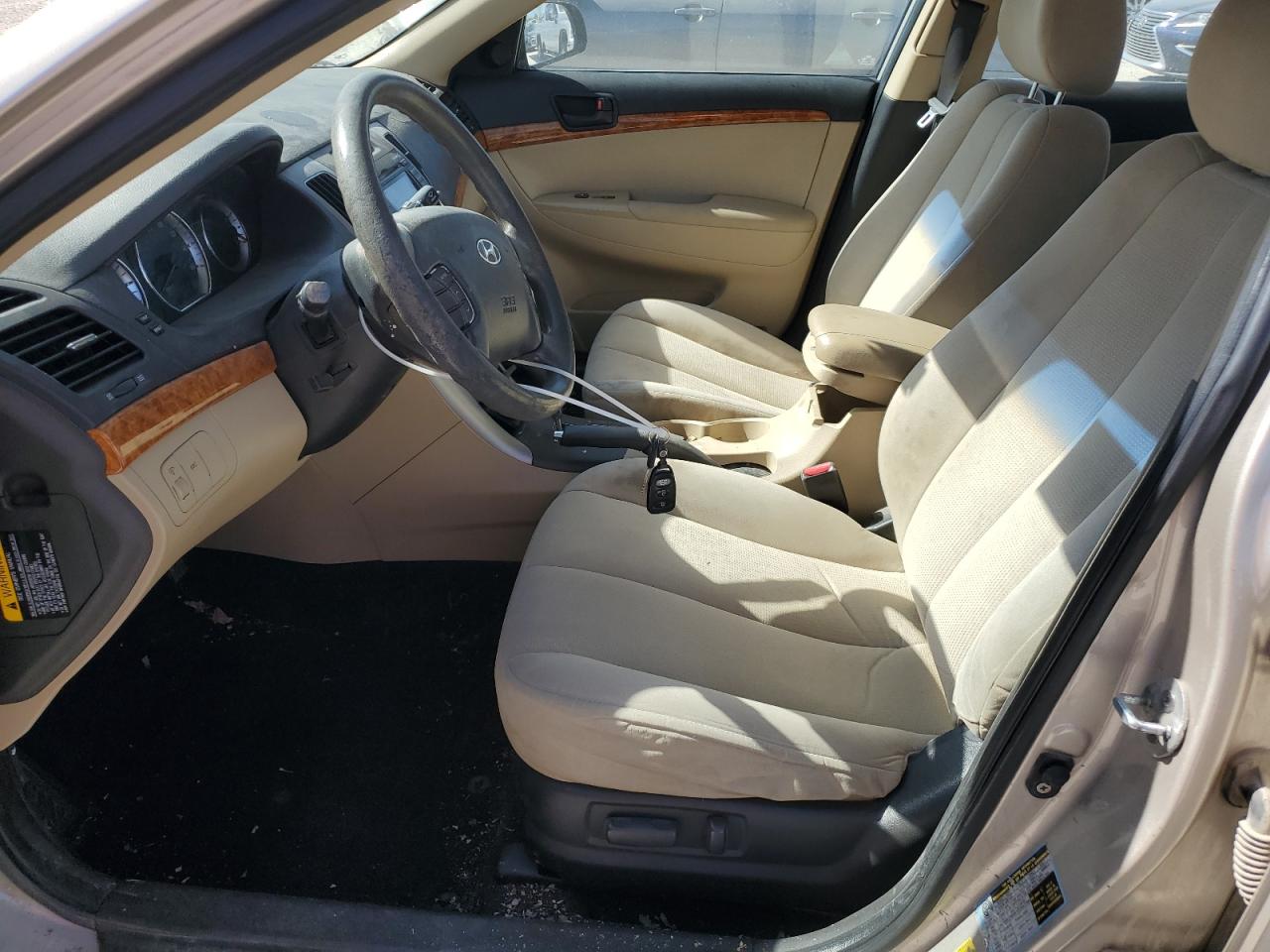 2010 Hyundai Sonata - Image 7