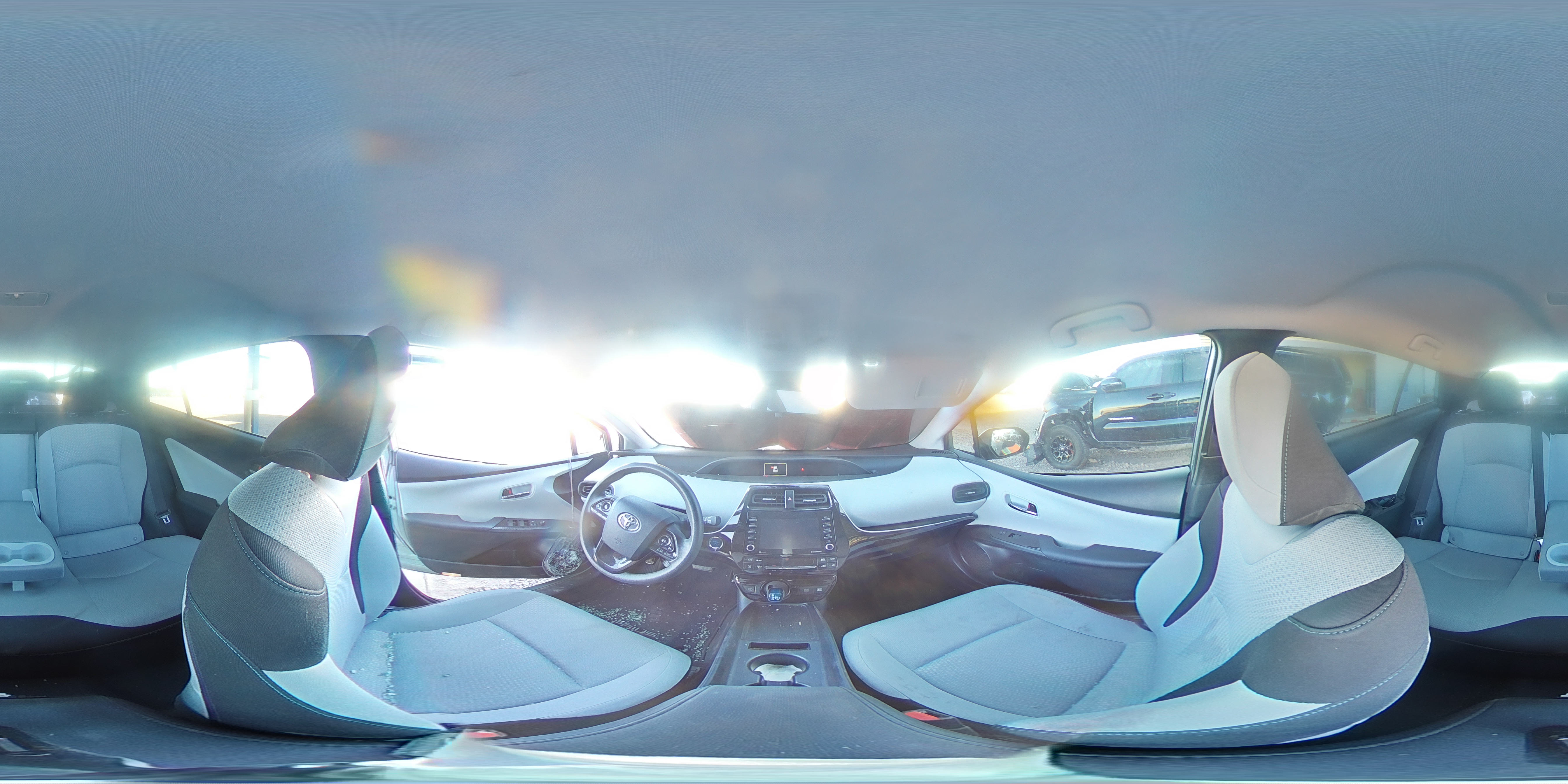 2022 Toyota Prius - Image 13
